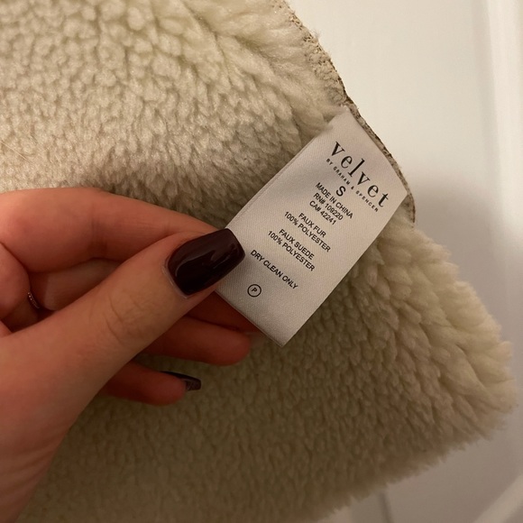 NWOT - Sherpa vest - Picture 5 of 5